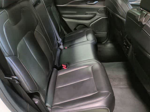 Thumbnail: 2022 Jeep Grand Cherokee - 21