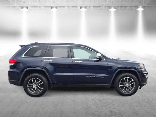 Thumbnail: 2017 Jeep Grand Cherokee - 9
