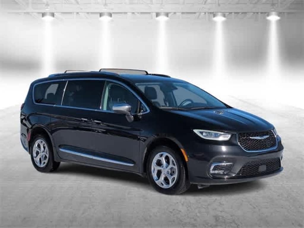 Used 2021 Chrysler Pacifica Limited Van