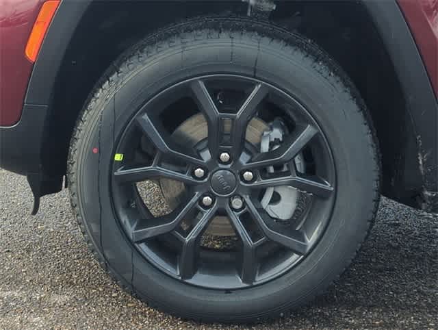 Thumbnail: 2025 Jeep Grand Cherokee - 14