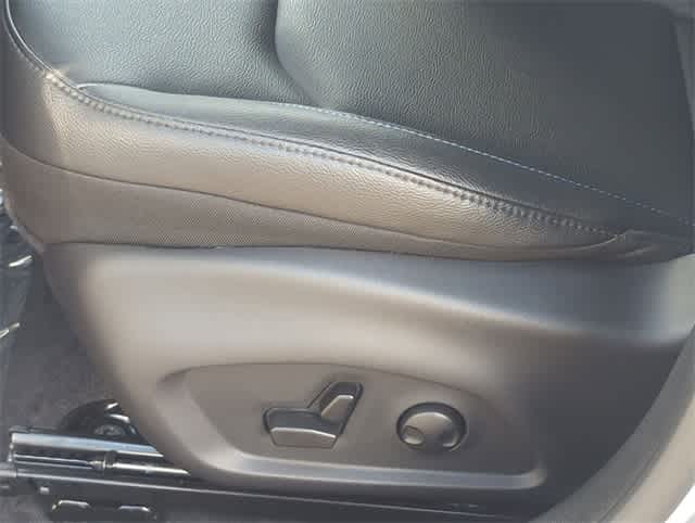 Thumbnail: 2025 Jeep Compass - 17