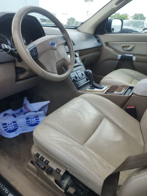 Thumbnail: 2011 Volvo XC90 - 11