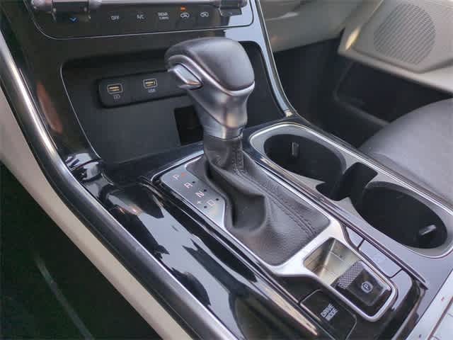 Thumbnail: 2022 Kia Carnival - 31