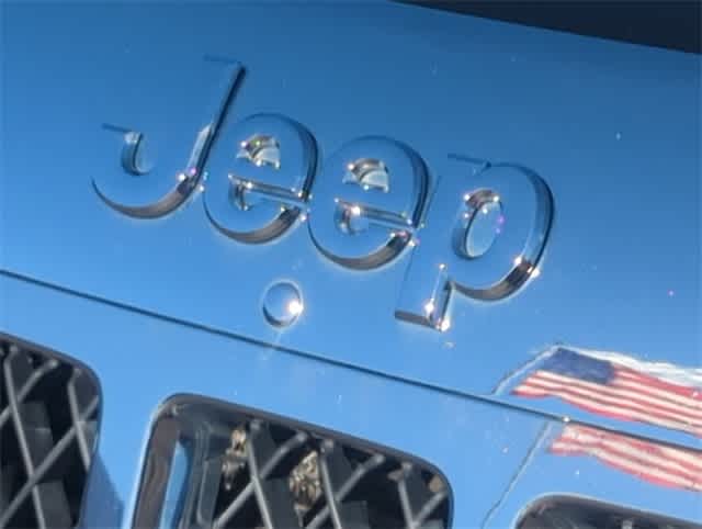 Thumbnail: 2011 Jeep Grand Cherokee - 12