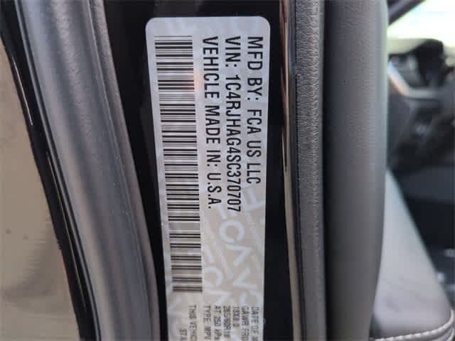 Thumbnail: 2025 Jeep Grand Cherokee - 43