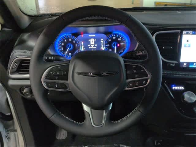 Thumbnail: 2026 Chrysler Pacifica - 25