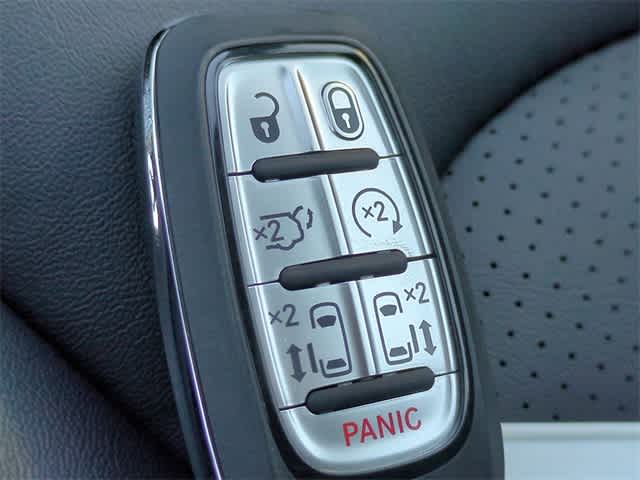 Thumbnail: 2026 Chrysler Pacifica - 36