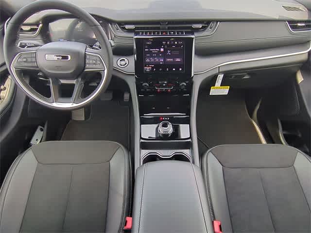 2025 Jeep Grand Cherokee Altitude 16