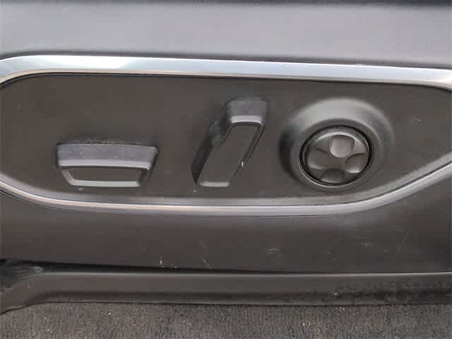 Thumbnail: 2024 Jeep Wagoneer - 16