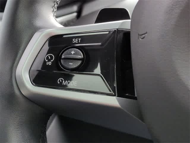 Thumbnail: 2025 BMW i5 - 25