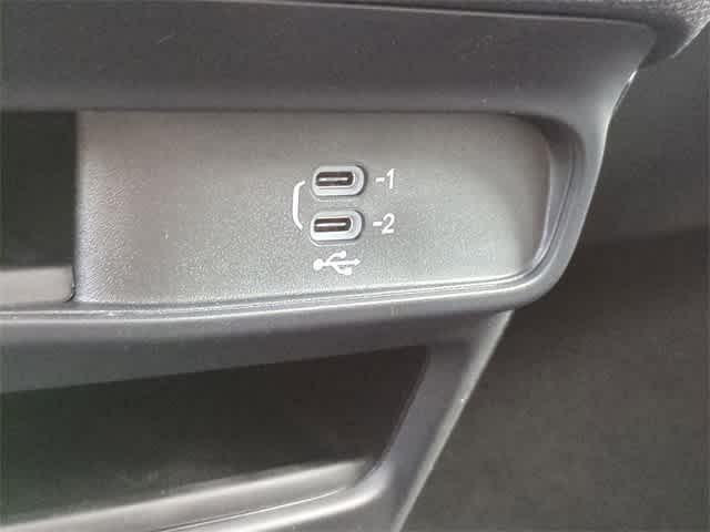 Thumbnail: 2026 Chrysler Pacifica - 32