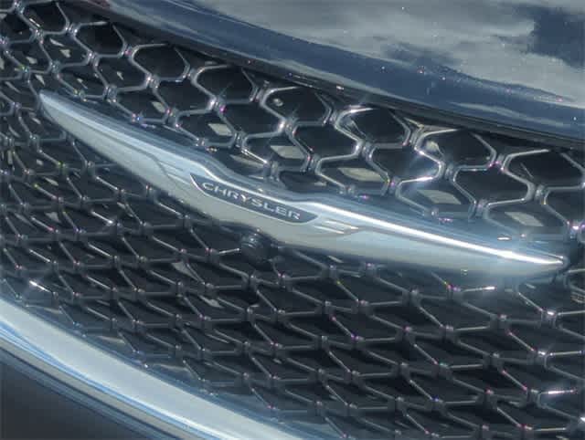 Thumbnail: 2024 Chrysler Pacifica - 12