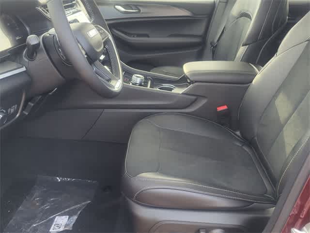 Thumbnail: 2025 Jeep Grand Cherokee L - 16