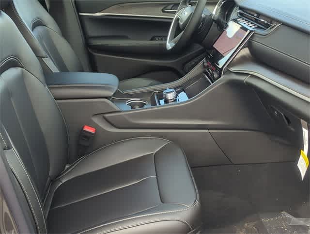 Thumbnail: 2025 Jeep Grand Cherokee - 21