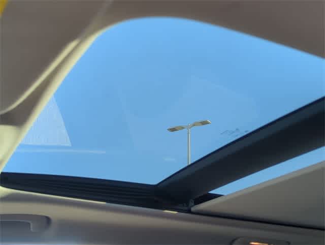 Thumbnail: 2011 Jeep Grand Cherokee - 19