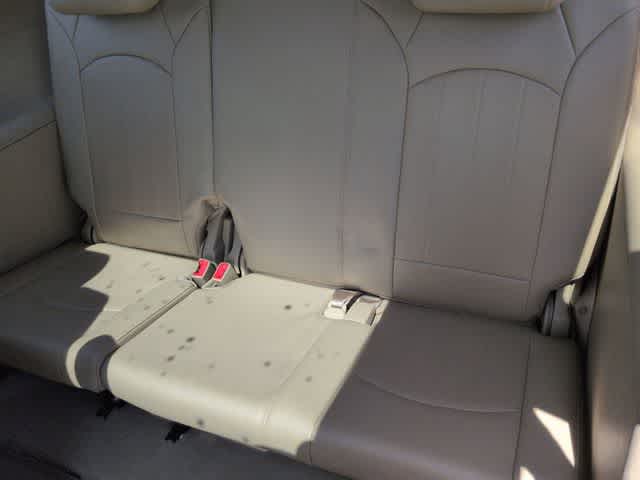 Thumbnail: 2011 Buick Enclave - 21
