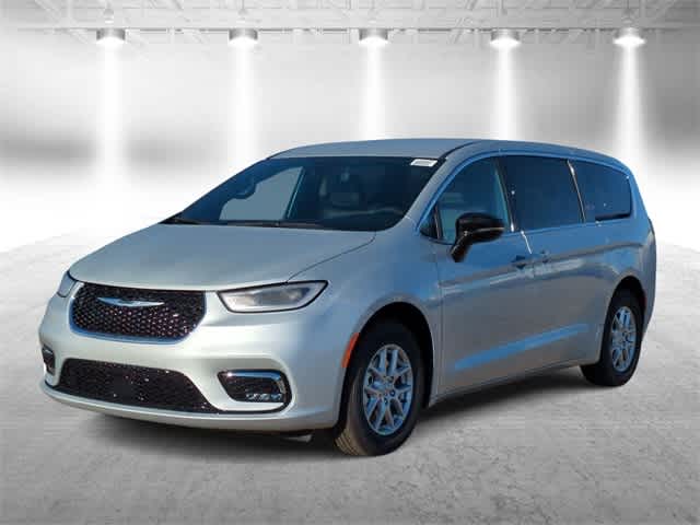 Thumbnail: 2026 Chrysler Pacifica - 4