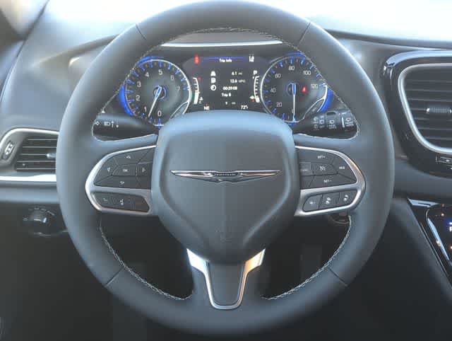 Thumbnail: 2026 Chrysler Voyager - 23