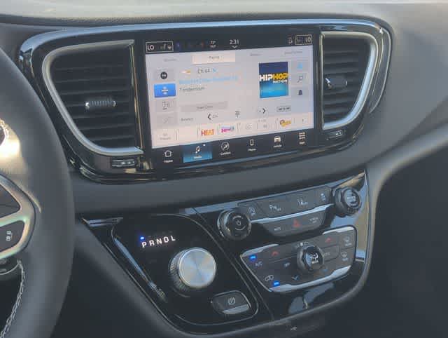 Thumbnail: 2026 Chrysler Voyager - 28