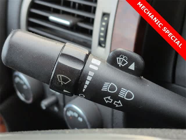 Thumbnail: 2013 Chevrolet Avalanche 1500 - 27