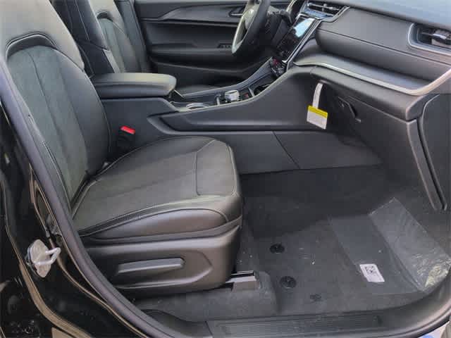 Thumbnail: 2025 Jeep Grand Cherokee - 29