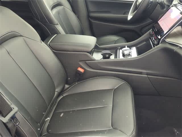 Thumbnail: 2025 Jeep Grand Cherokee - 23