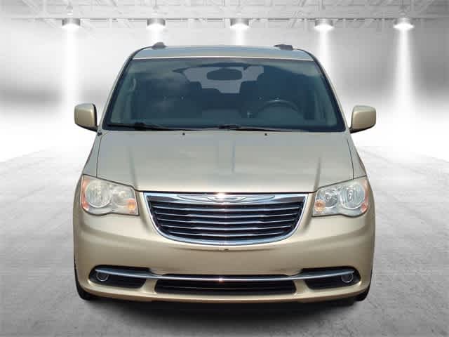 Thumbnail: 2011 Chrysler Town & Country - 3