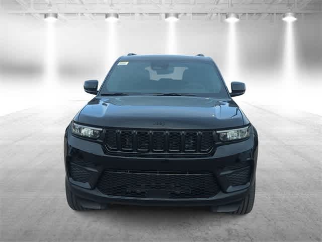 Thumbnail: 2025 Jeep Grand Cherokee - 3