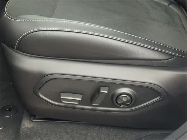 Thumbnail: 2025 Jeep Grand Cherokee - 17