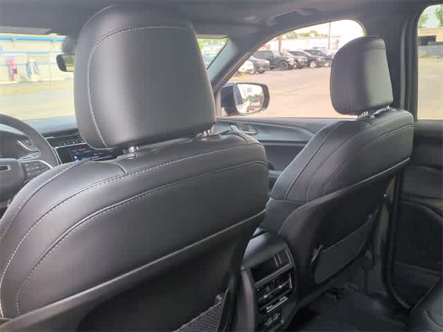 2025 Jeep Grand Cherokee Altitude 18