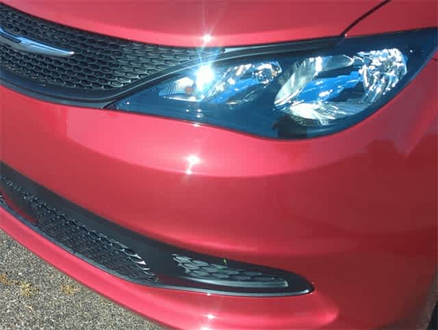 Thumbnail: 2026 Chrysler Voyager - 11