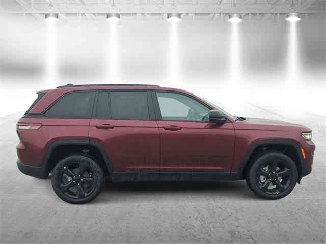 Thumbnail: 2025 Jeep Grand Cherokee - 9