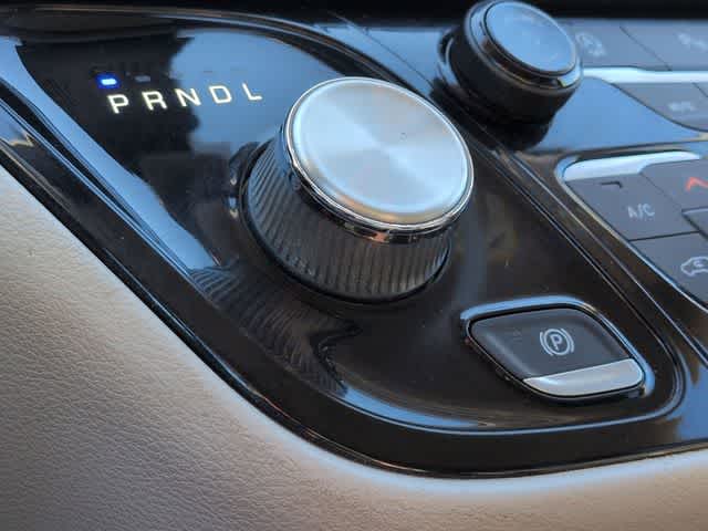 Thumbnail: 2020 Chrysler Pacifica - 32