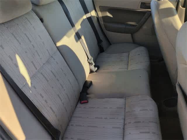 Thumbnail: 2010 Ford Focus - 19