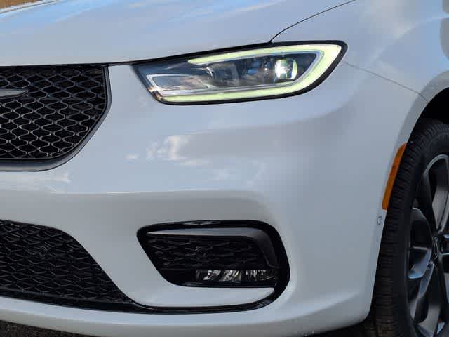 Thumbnail: 2026 Chrysler Pacifica - 11