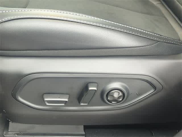 Thumbnail: 2025 Jeep Grand Cherokee - 17