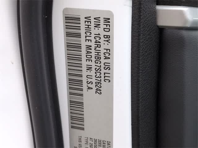 Thumbnail: 2025 Jeep Grand Cherokee - 37