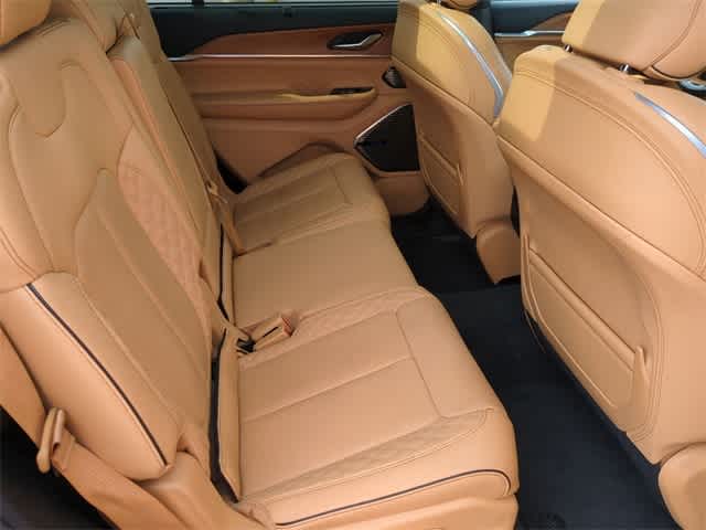 2022 Jeep Grand Cherokee L Summit 21