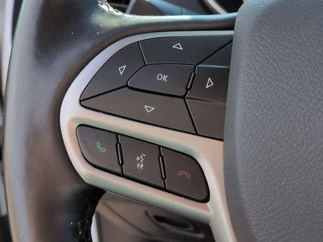 Thumbnail: 2021 Jeep Cherokee - 23