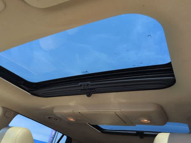 Thumbnail: 2011 Buick Enclave - 19