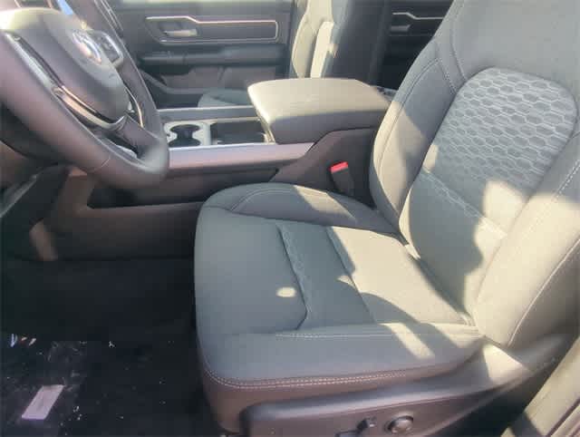 Thumbnail: 2026 RAM 1500 - 8