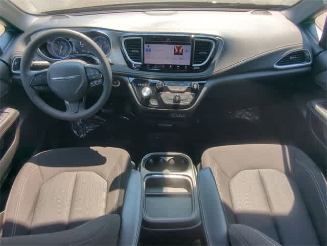 Thumbnail: 2023 Chrysler Pacifica - 15
