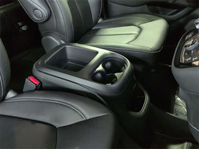 Thumbnail: 2026 Chrysler Pacifica - 30