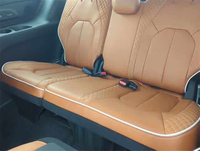 Thumbnail: 2026 Chrysler Pacifica - 21