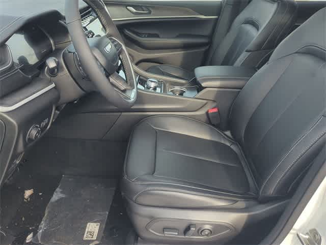 Thumbnail: 2025 Jeep Grand Cherokee - 16