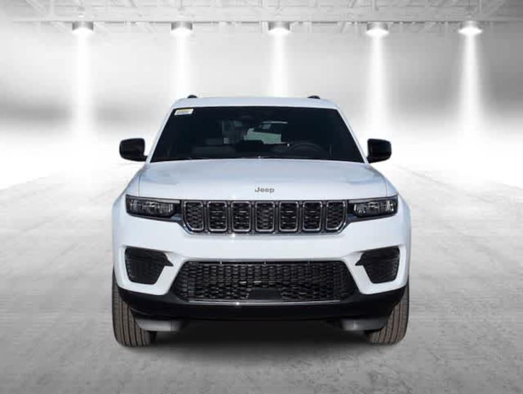 New 2025 Jeep Grand Cherokee Laredo X Sport Utility