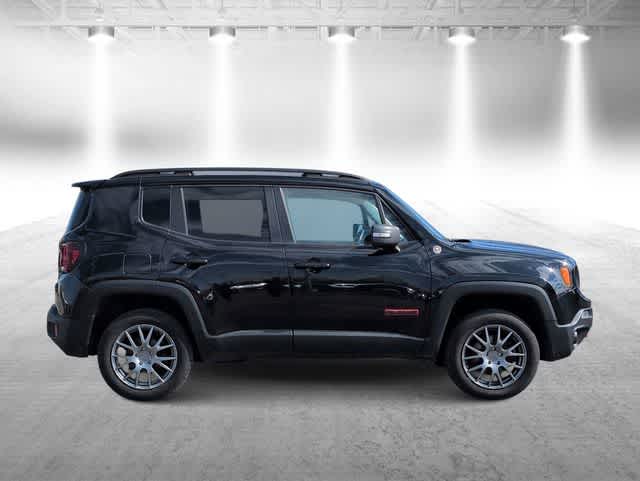 Thumbnail: 2019 Jeep Renegade - 9
