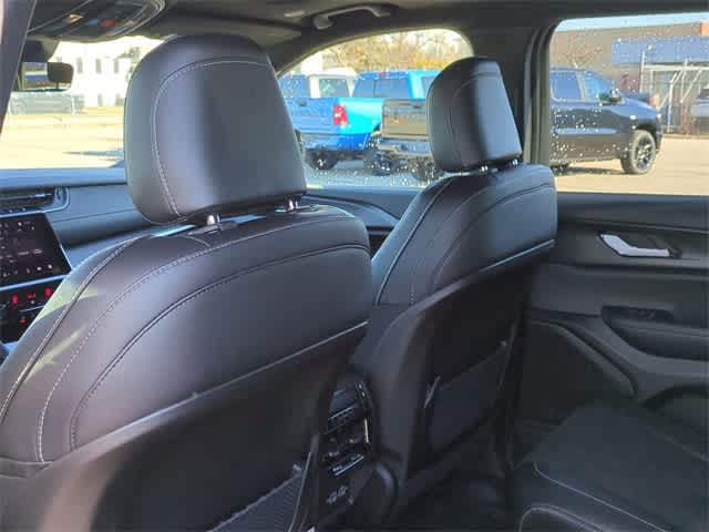 Thumbnail: 2025 Jeep Grand Cherokee L - 18