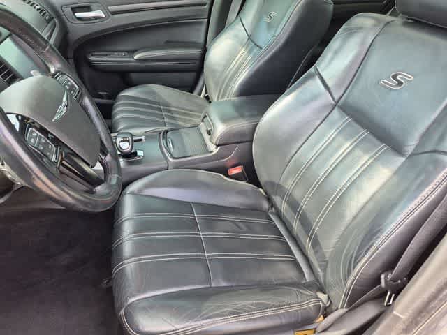 Thumbnail: 2014 Chrysler 300 - 16