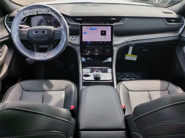 Thumbnail: 2024 Jeep Grand Cherokee - 16